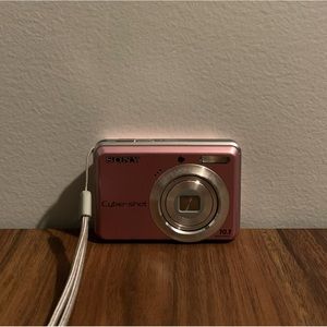 Y2K Sony Cybershot Camera